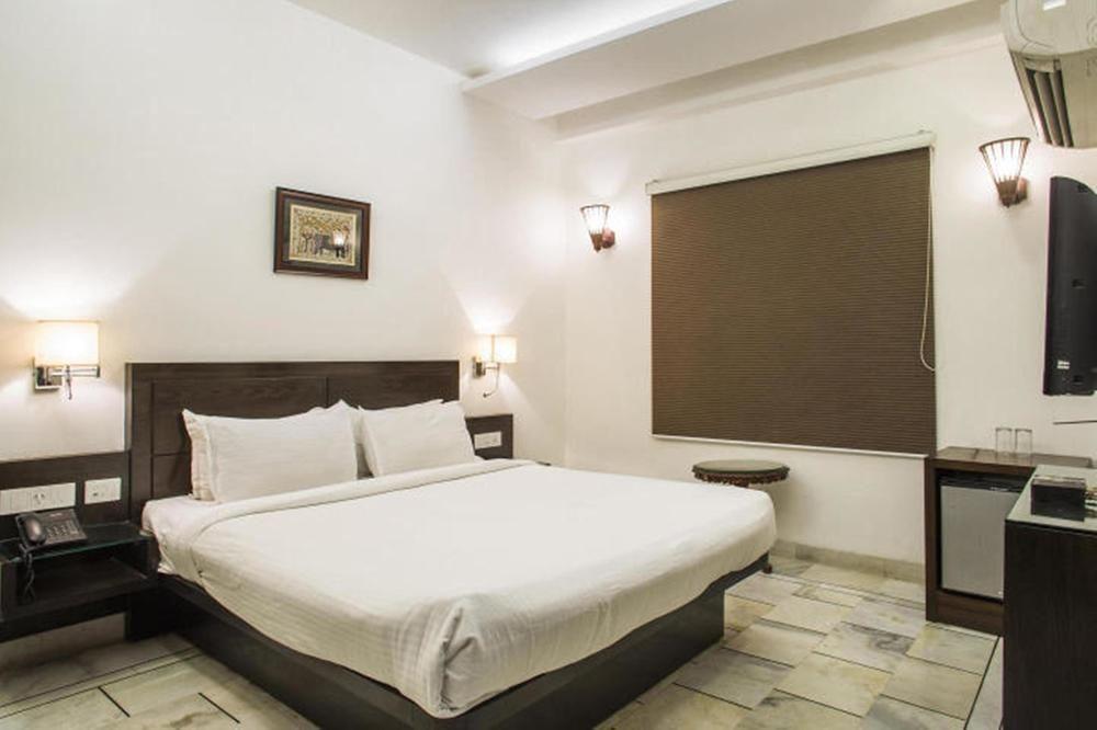 Oyo Flagship Hotel Rudra Palace Agra  Εξωτερικό φωτογραφία