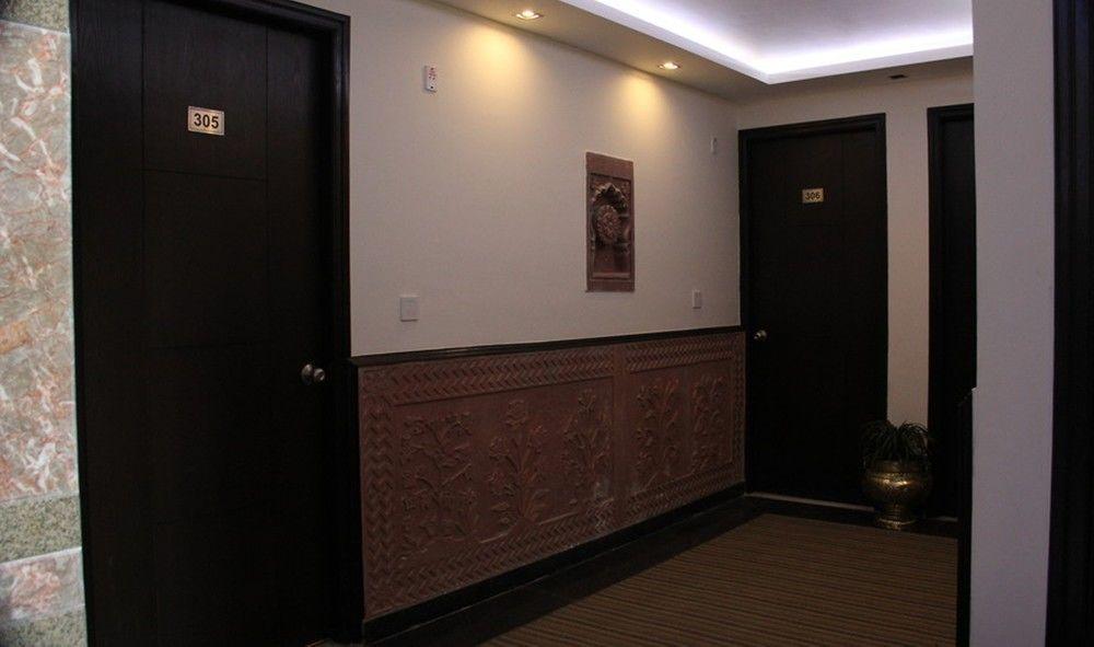 Oyo Flagship Hotel Rudra Palace Agra  Εξωτερικό φωτογραφία