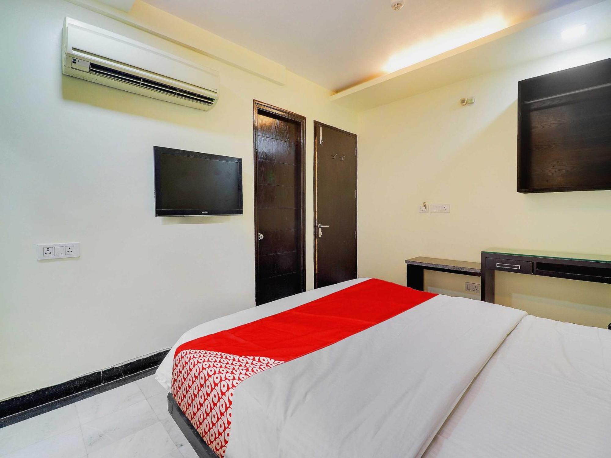 Oyo Flagship Hotel Rudra Palace Agra  Εξωτερικό φωτογραφία