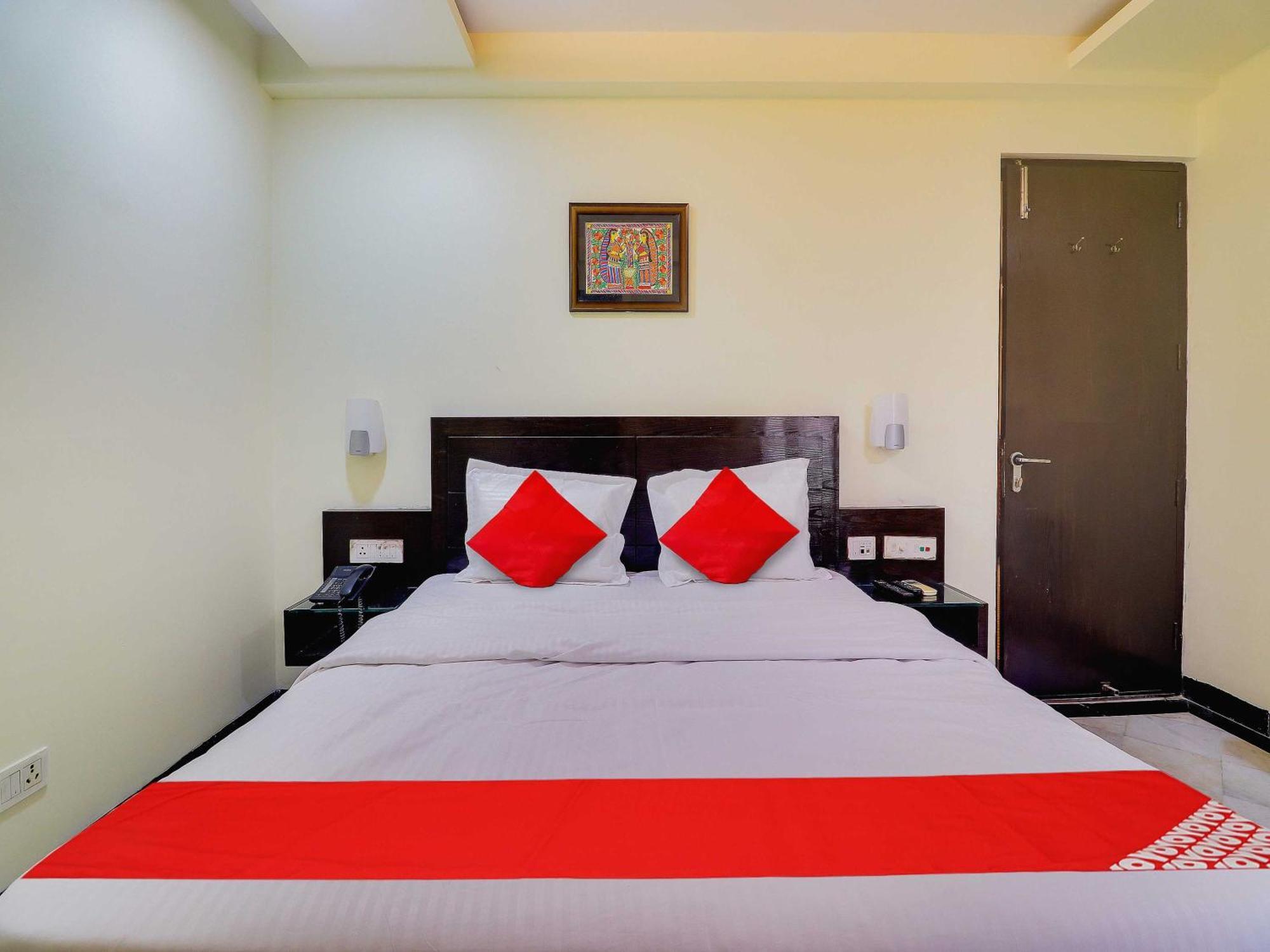 Oyo Flagship Hotel Rudra Palace Agra  Εξωτερικό φωτογραφία