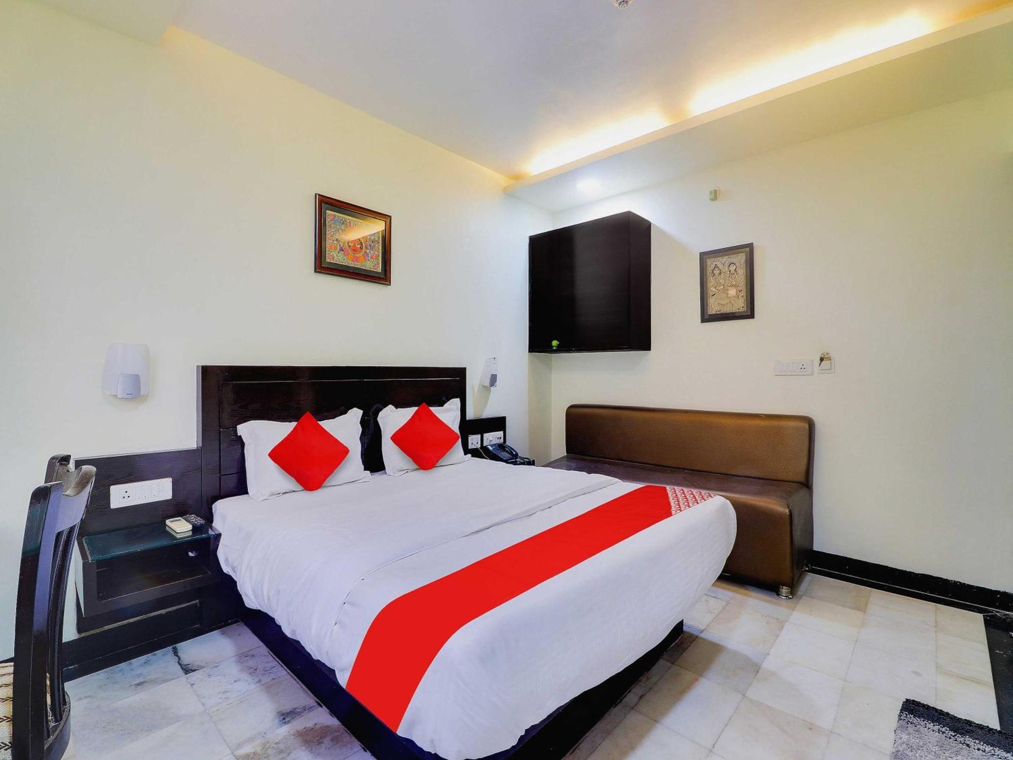 Oyo Flagship Hotel Rudra Palace Agra  Εξωτερικό φωτογραφία