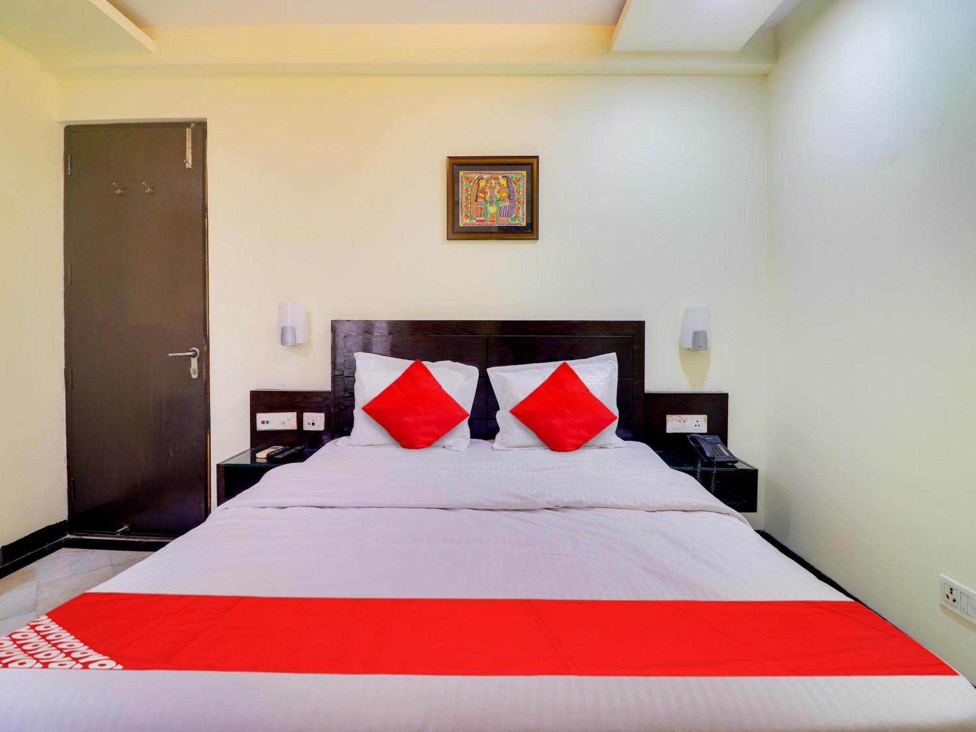 Oyo Flagship Hotel Rudra Palace Agra  Εξωτερικό φωτογραφία
