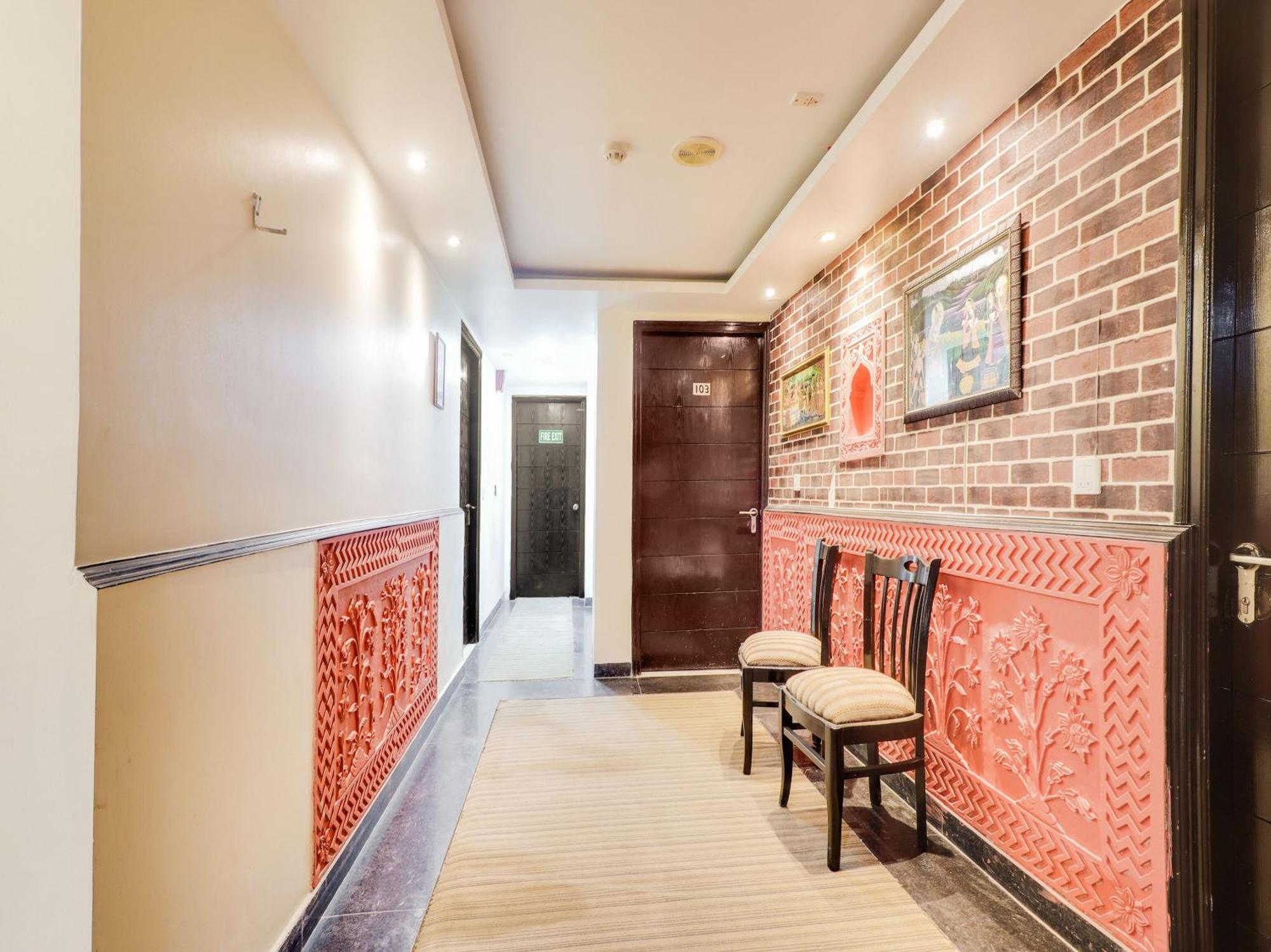 Oyo Flagship Hotel Rudra Palace Agra  Εξωτερικό φωτογραφία