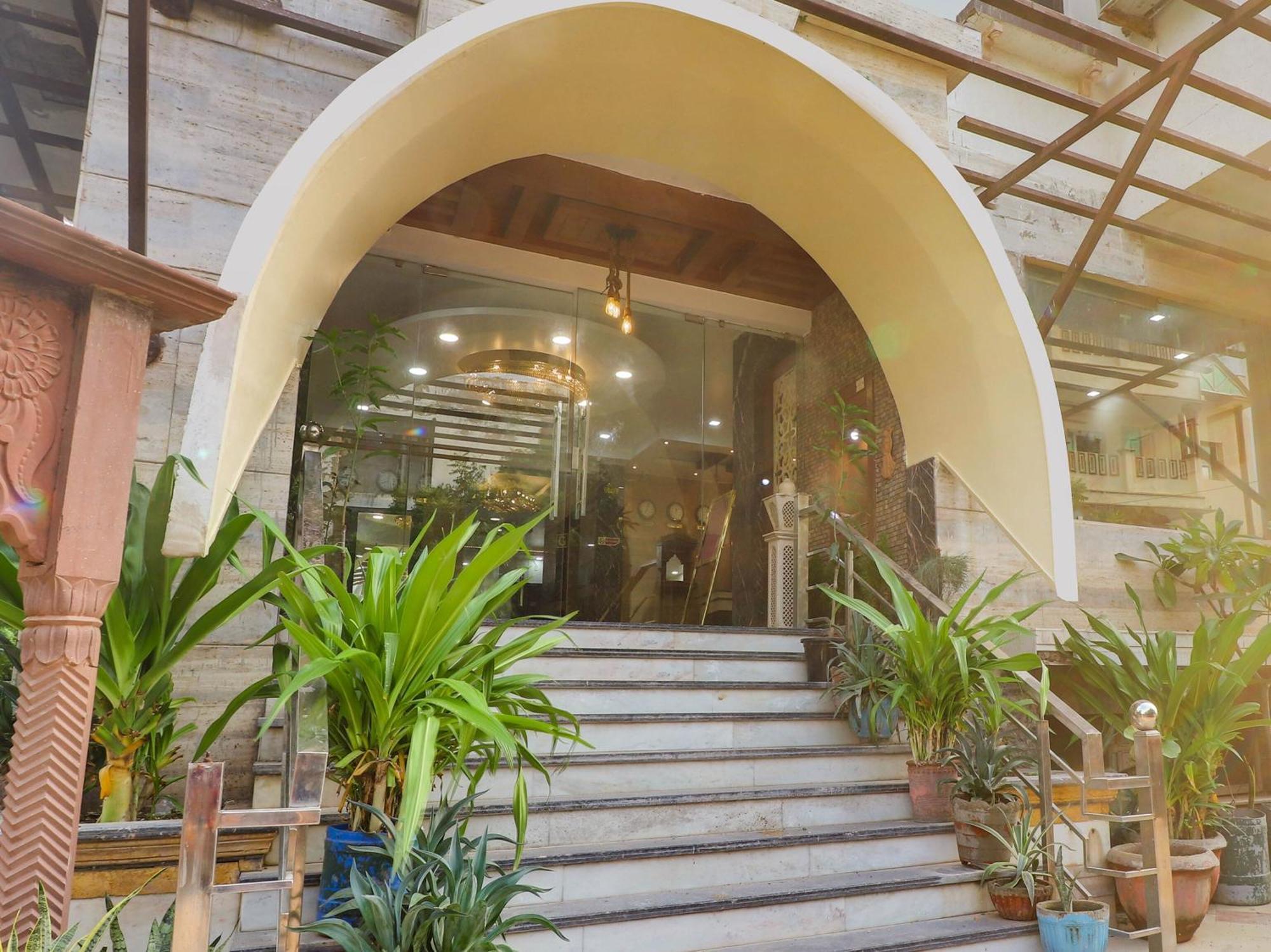 Oyo Flagship Hotel Rudra Palace Agra  Εξωτερικό φωτογραφία