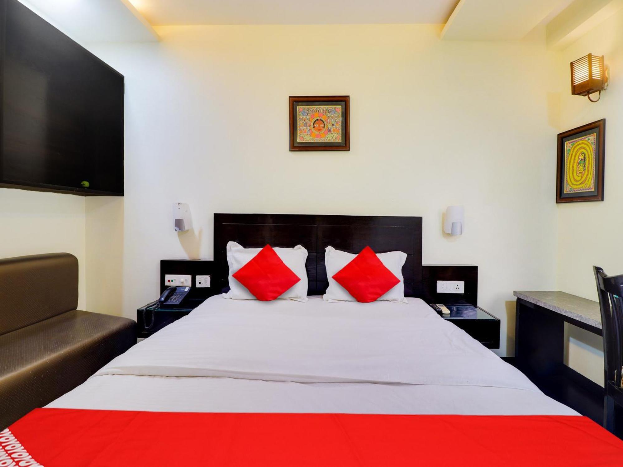 Oyo Flagship Hotel Rudra Palace Agra  Εξωτερικό φωτογραφία