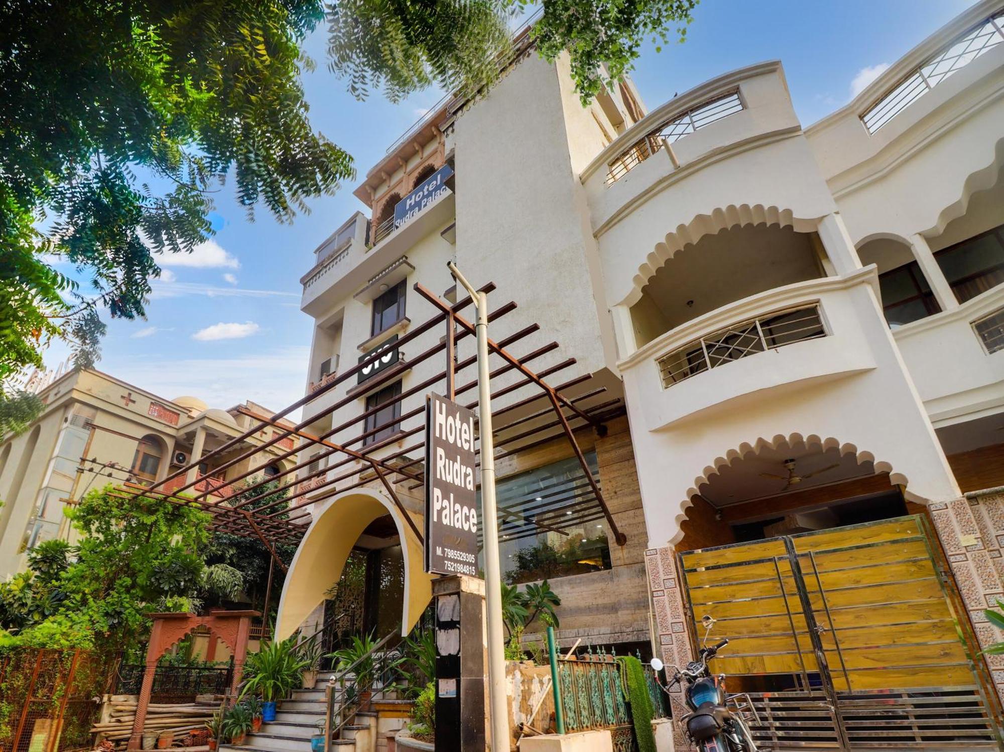 Oyo Flagship Hotel Rudra Palace Agra  Εξωτερικό φωτογραφία