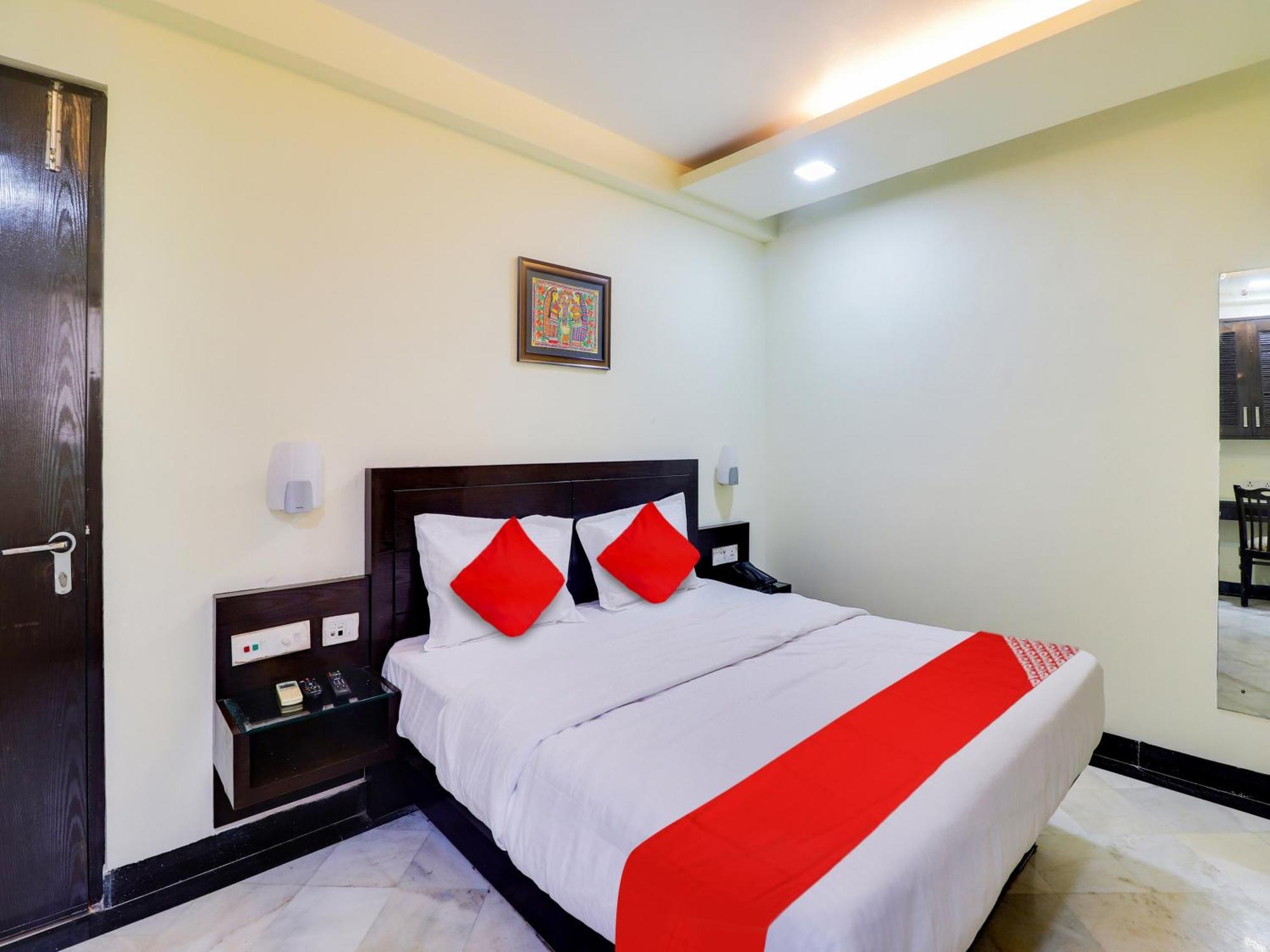 Oyo Flagship Hotel Rudra Palace Agra  Εξωτερικό φωτογραφία