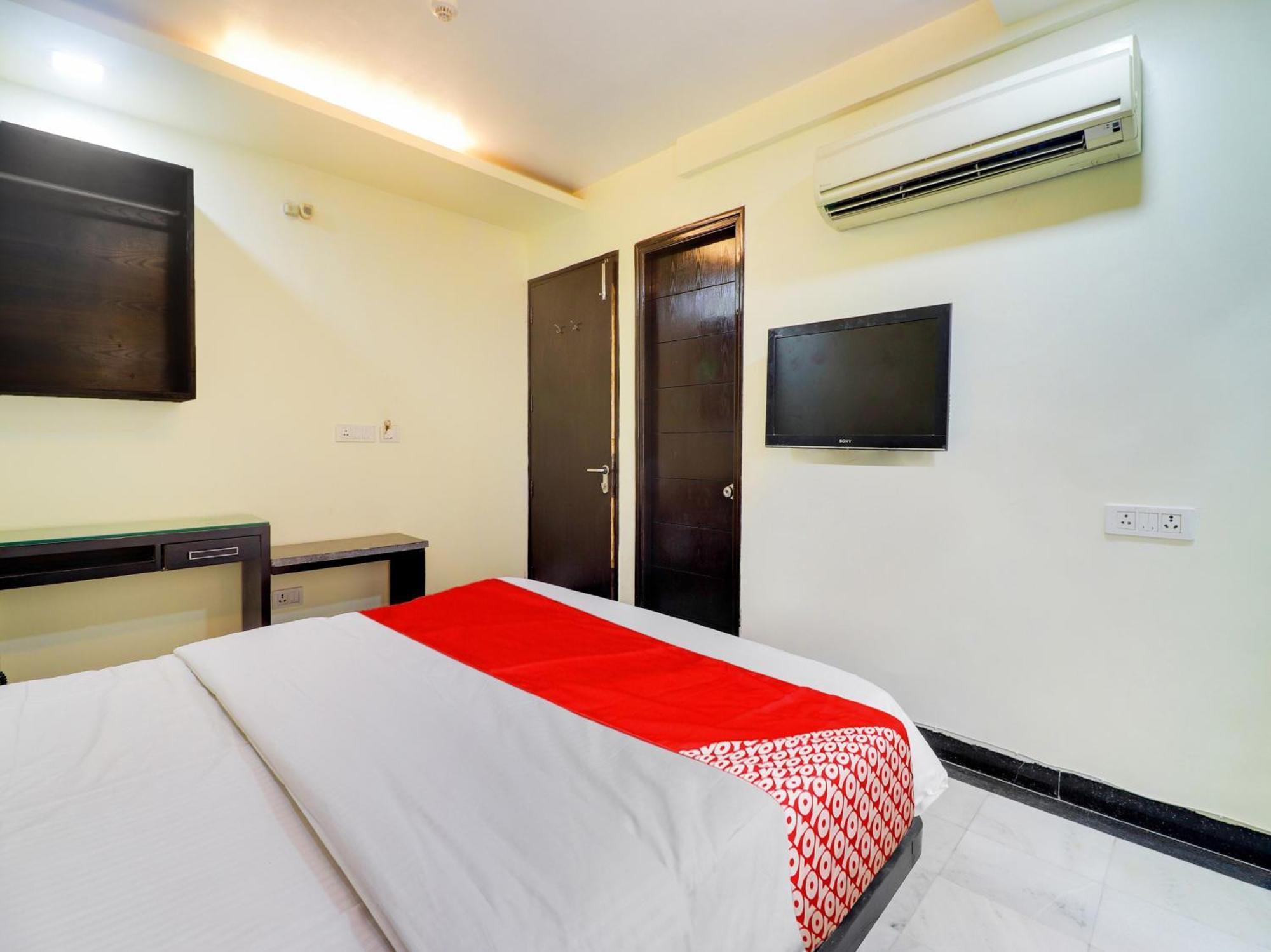 Oyo Flagship Hotel Rudra Palace Agra  Εξωτερικό φωτογραφία
