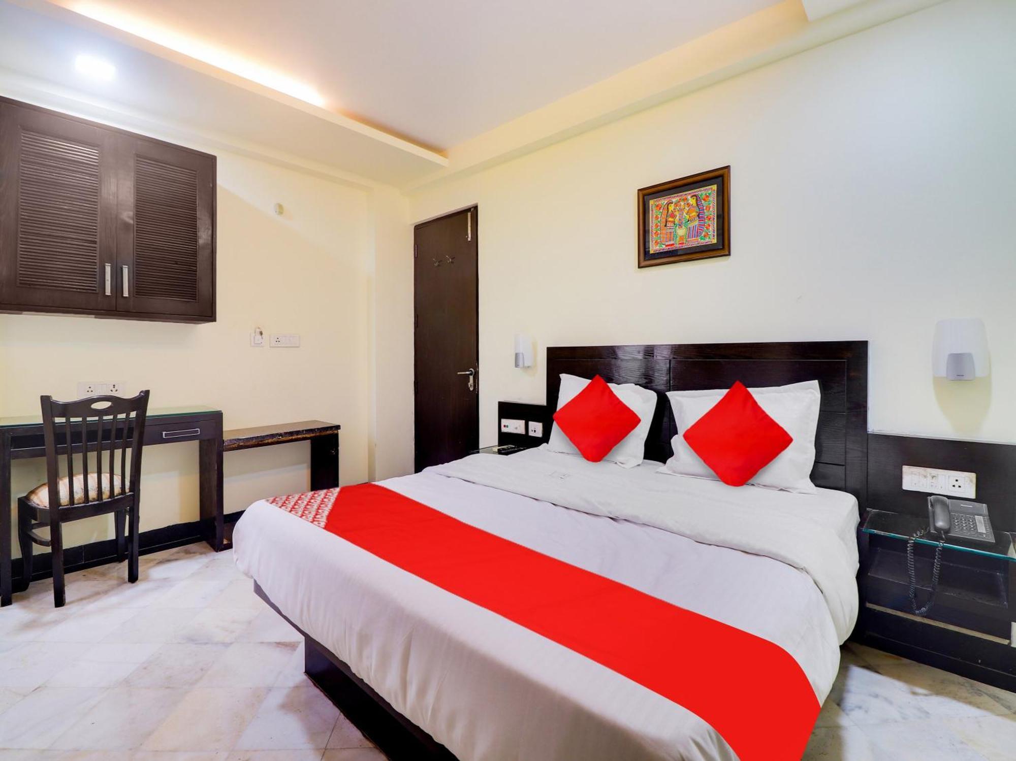 Oyo Flagship Hotel Rudra Palace Agra  Εξωτερικό φωτογραφία