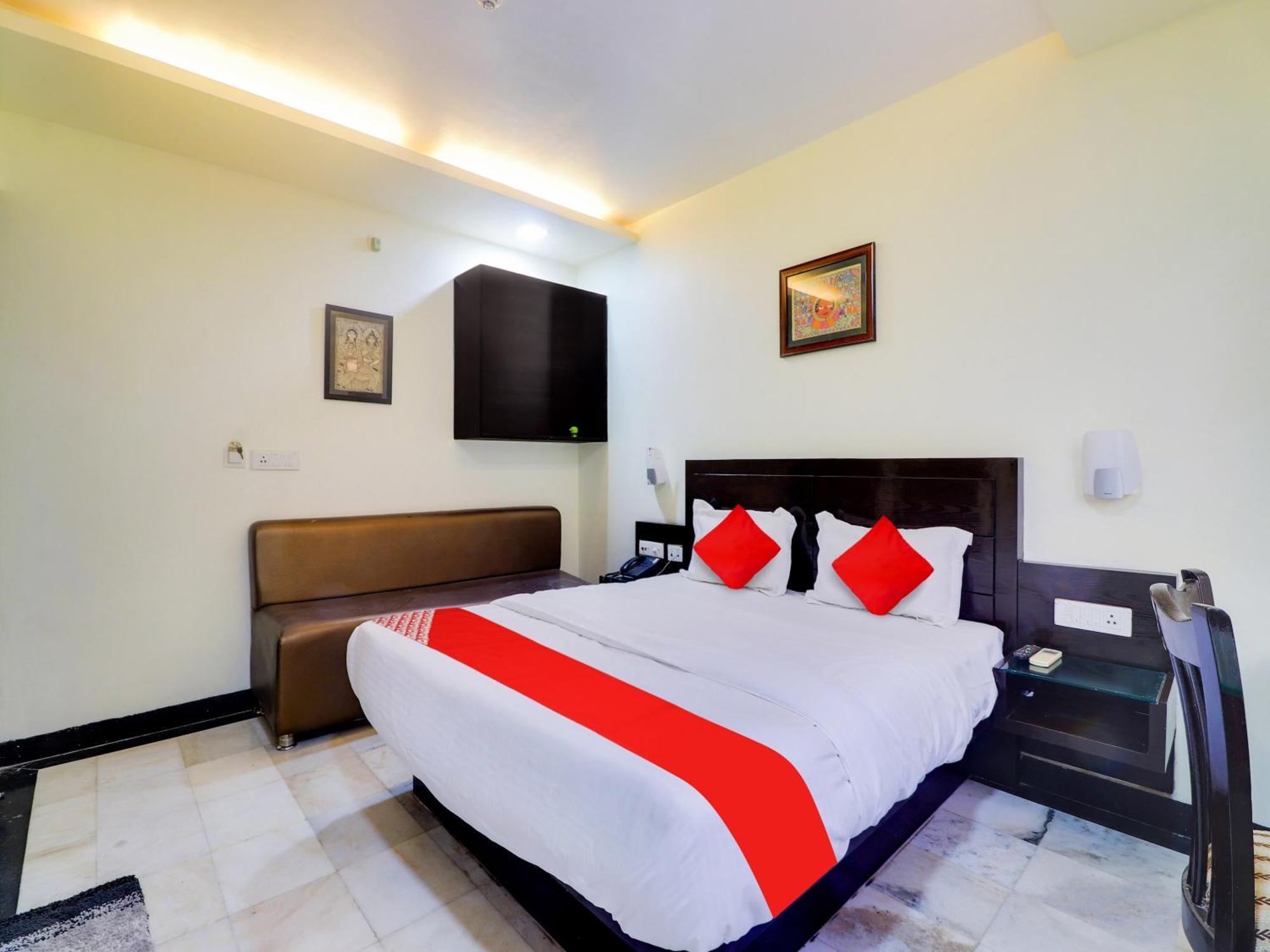 Oyo Flagship Hotel Rudra Palace Agra  Εξωτερικό φωτογραφία