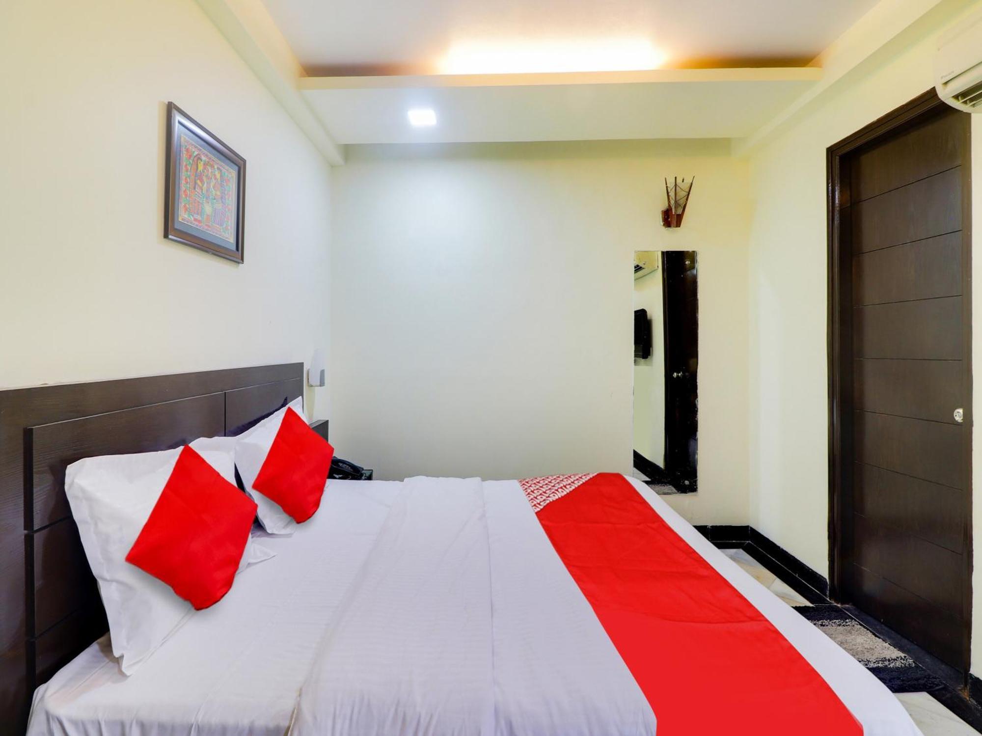 Oyo Flagship Hotel Rudra Palace Agra  Εξωτερικό φωτογραφία